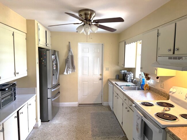 Photo - 108 Lantana Ave