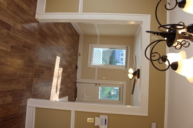 Photo - 600 Mayland Ave SW