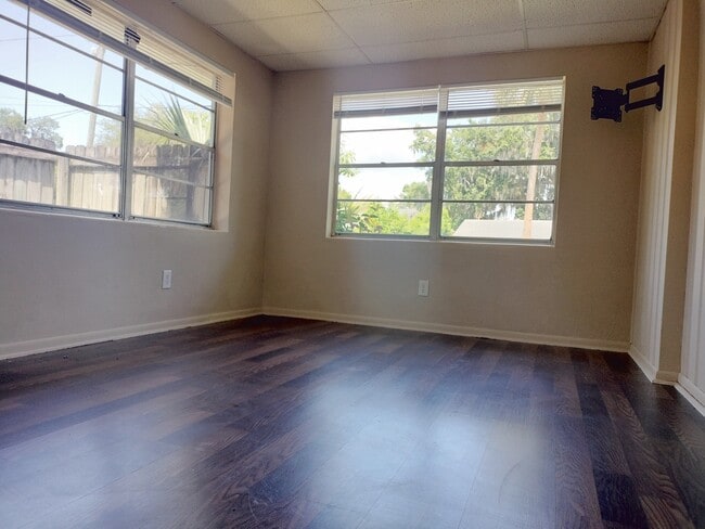 Photo - 600 N Center St Unit 1