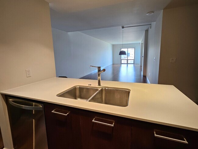 Kitchen / Living Space - 1310 NW Naito Pky Unit 705