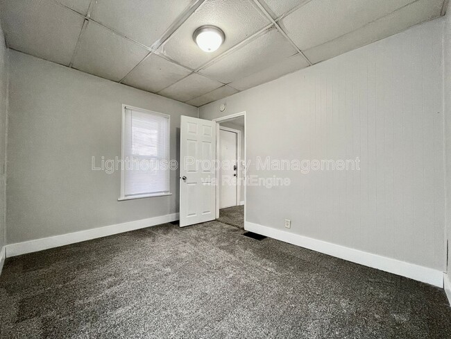 Photo - 1011 Quarry Ave NW