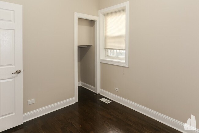 Photo - 4849 N Seeley Ave