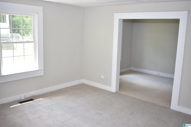 Building Photo - 464 2nd St SW Rental