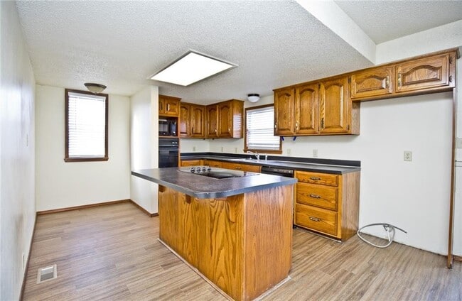 Photo - 726 McClure Ave