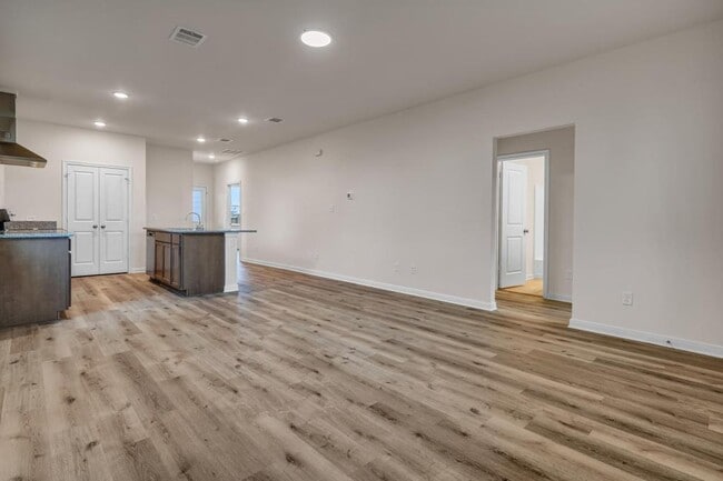 Photo - 309 W Martin LutherKing Dr