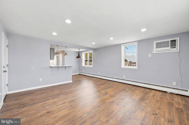 Building Photo - 7947 Ferndale St
