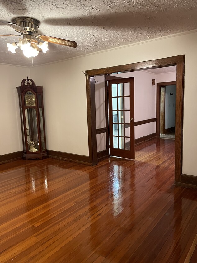 Living Room - Dining Room - gleaming hardwood floors - 340 Highland Ave (Mount Vernon, NY)