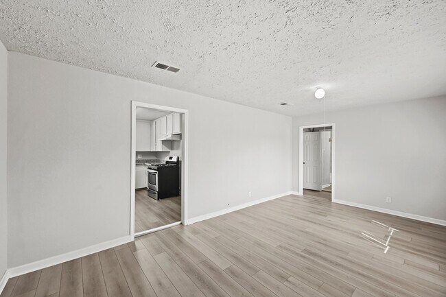 Photo - 8829 Woodlyn Rd