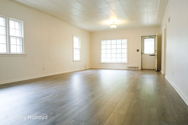 Photo - 212 W 8th St