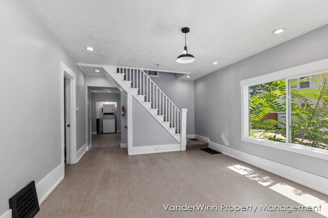 Photo - 114 Straight Ave NW