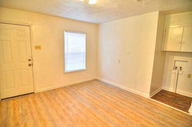 Photo - 7746 Colebrook Dr