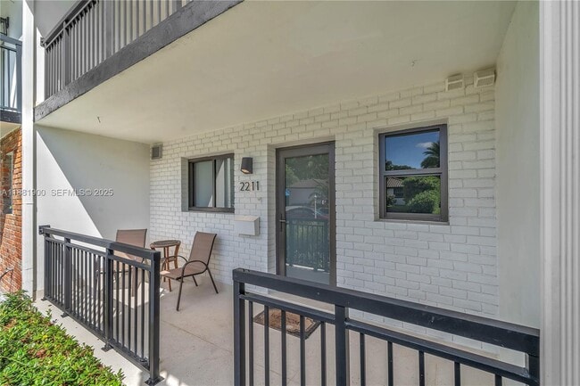 Photo - 2211 NE 122nd St