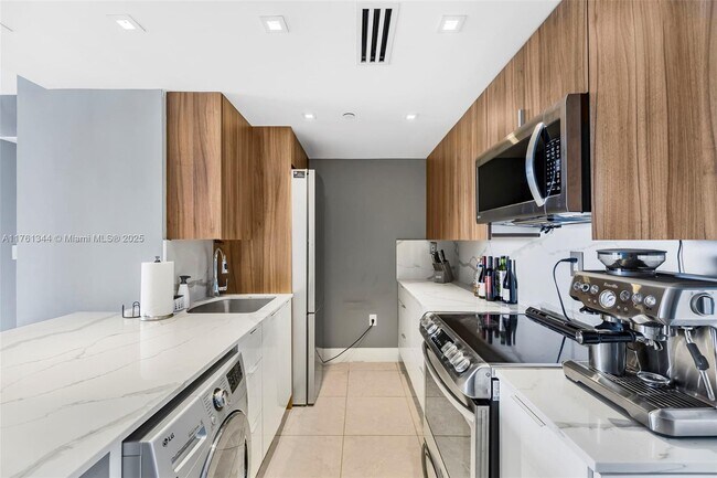 Photo - 1200 West Ave Condo Unit 808
