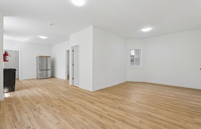 Photo - 55 Hawkins St Unit LARGE 2 LEVEL APARTMENT FOR RENT