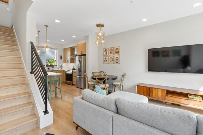 Photo - 6405B 22nd Ave NW Unit SI ID1324823P