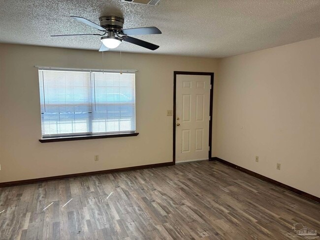 Photo - 5682 Crestwood Dr