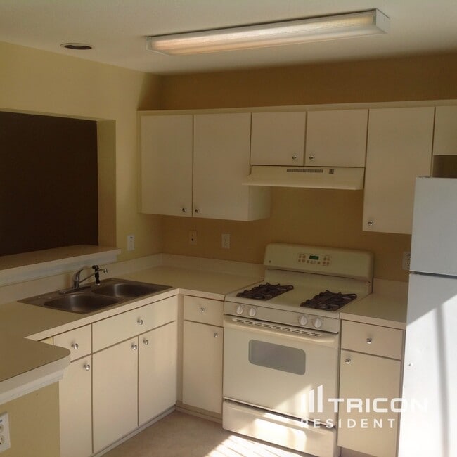 Photo - 7543 Oxford Garden Cir