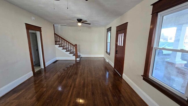 Photo - 2138 Memorial Ave SW