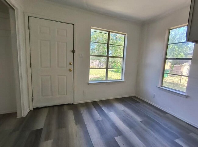 Photo - CUTE 2 bedroom, 1 bath home AVAILABLE NOW!