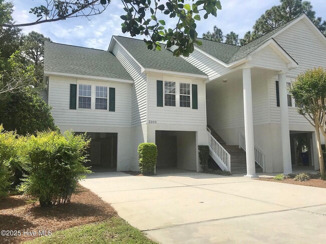 Building Photo - 3203 St James Dr SE Rental