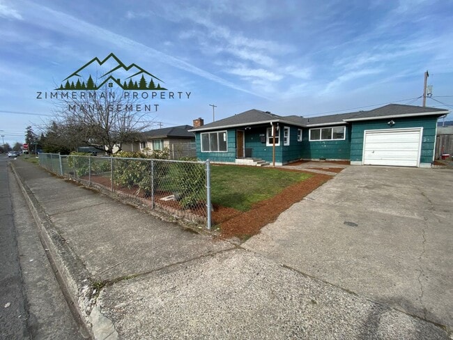 Photo - 2128 Centennial Blvd