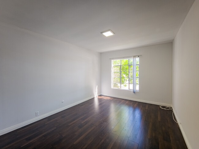 Photo - 215 N Kenwood St Condo Unit 201