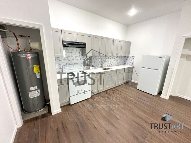 Building Photo - 2317 N 15th St Unit 1