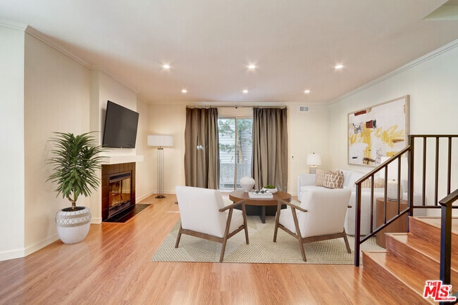 Building Photo - 8505 Gulana Ave Unit 6101 Rental