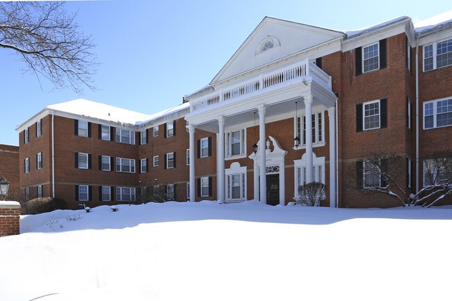 Shaker Park Manor - Shaker Park Manor Apartments