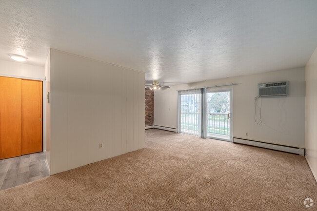 2BR, 1BA - 736SF - Living Room