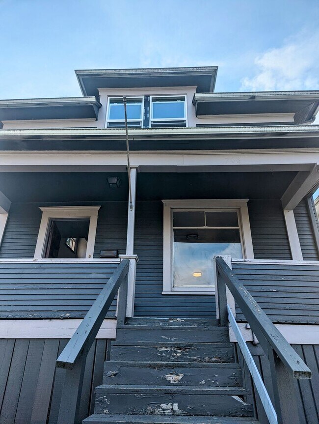 Photo - SHOWING 2/26 @11am   5 Bedroom 2 Bath Hous...