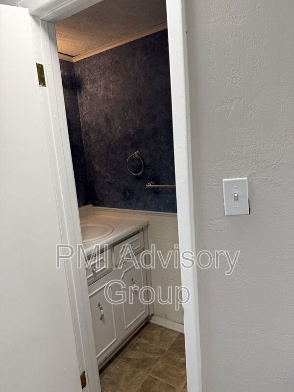 Photo - 1275 SW Mulvane St