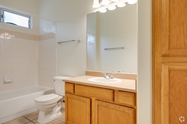 2BR, 2BA - 1,054SF