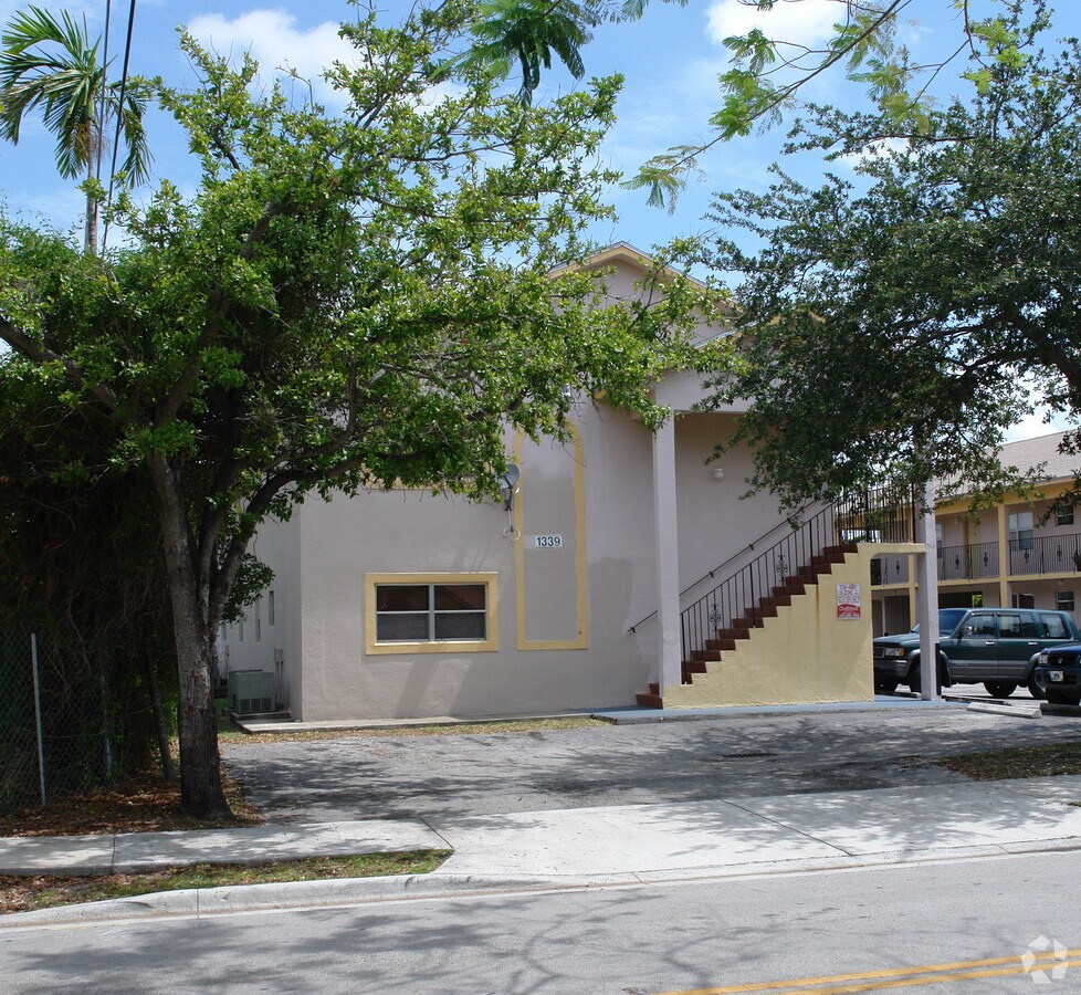 Photo - 1331-1339 W 30th St