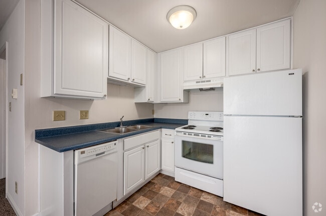 2BR, 1BA - 600SF - Kitchen - Pierce Street Apartments