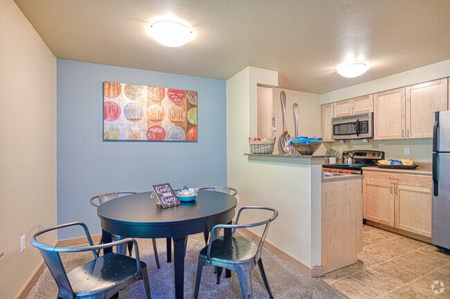 2BR, 2BA - 980 SF