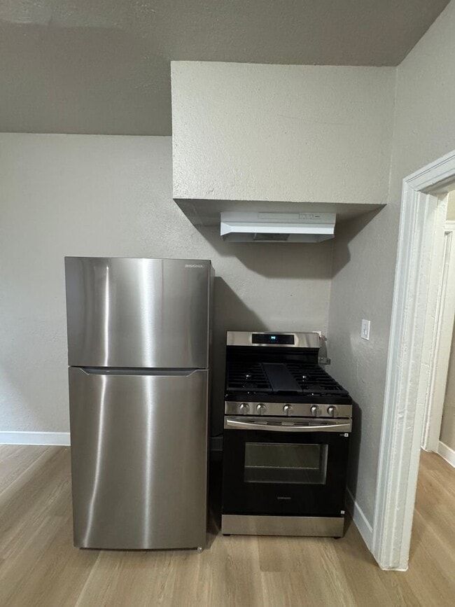 Photo - 811-W43 W 43rd St Unit 1
