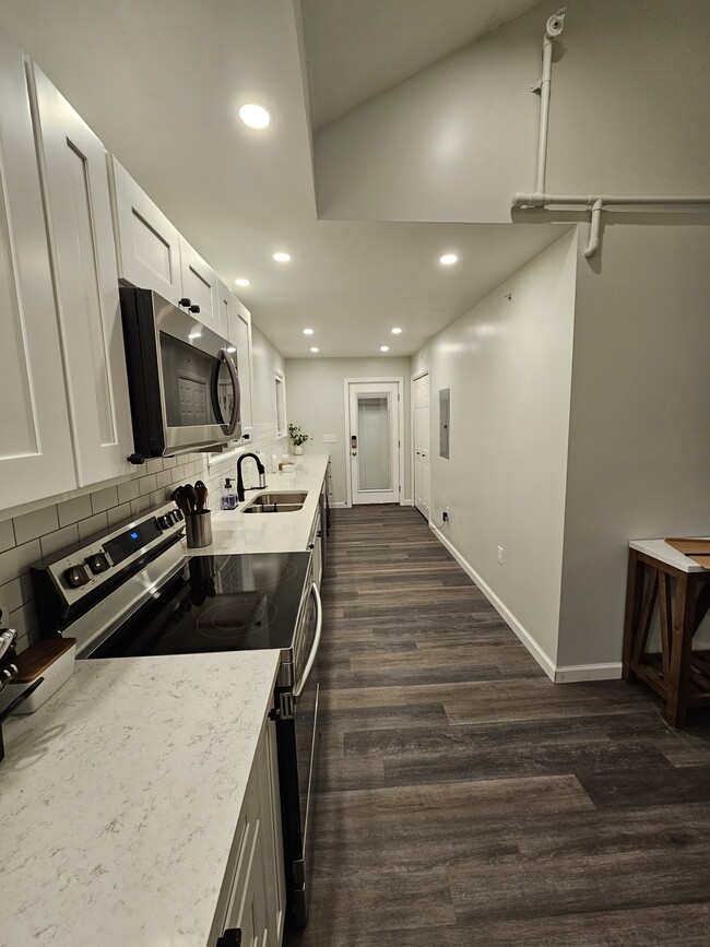 Kitchen - 58 Lafountain St Apartments Unit 58