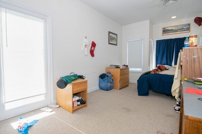 Photo - WOW!!  NO FEE!!!   BRIGHTON CENTER 3 BED/2.5 BATH WITH PARKING INCLUDED FOR JUNE 1ST!!