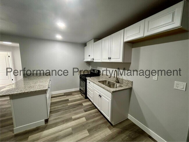 Photo - 5012 Yellow Rose Ct Unit B