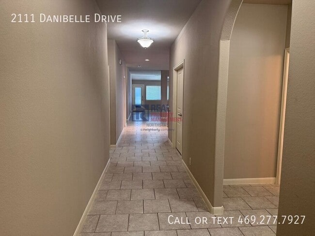 Photo - 2111 Danibelle Dr