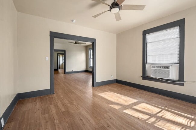 Photo - 213 6th Ave NW