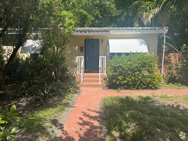 Building Photo - 12110 NE 11th Pl Rental