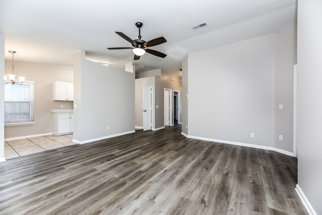 Photo - 7619 Pimmit Hills Dr