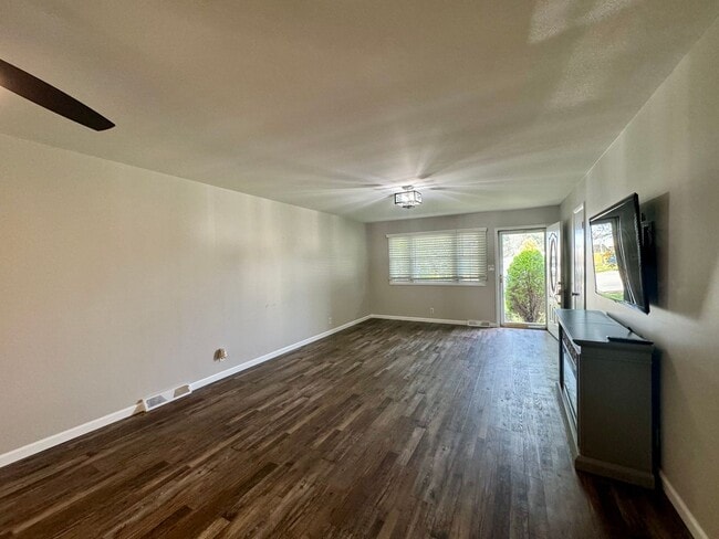 Photo - Well maintained 3-bedroom 1.5-bathroom ran...