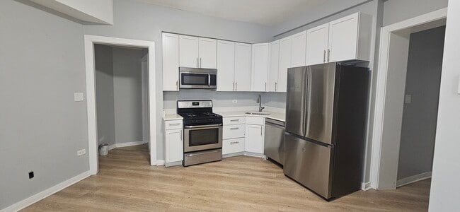 Photo - 3966 W Grand Ave Unit 2R