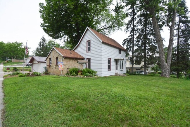 Unique 1 Bed 1 Bath Home Available in Fant... - Unique 1 Bed 1 Bath Home Available in Fant...