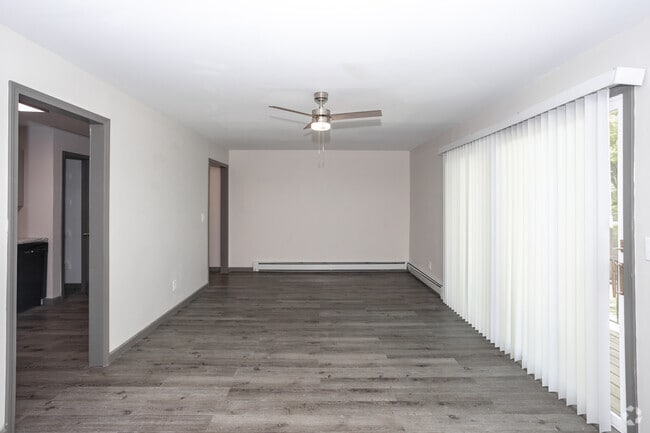 2BR, 1.5BA