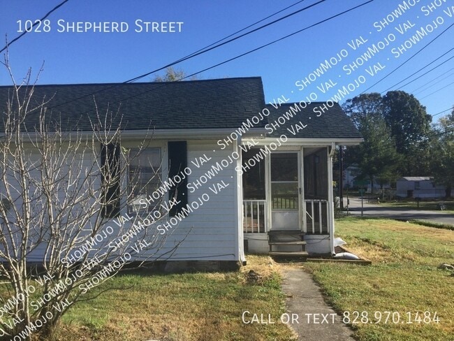 Building Photo - 1028 Shepherd St Rental