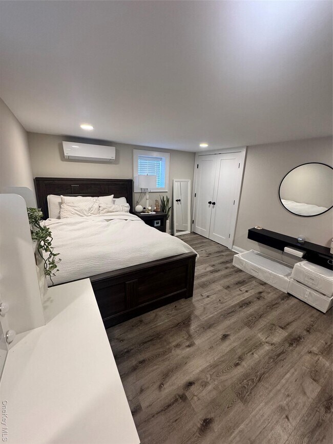 Photo - 570 Monroe Blvd Unidad 1st Floor